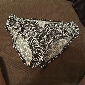Black and white swim bottoms
